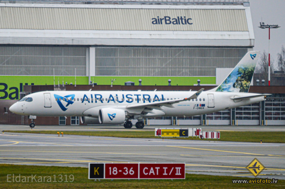 Airbus A220-300